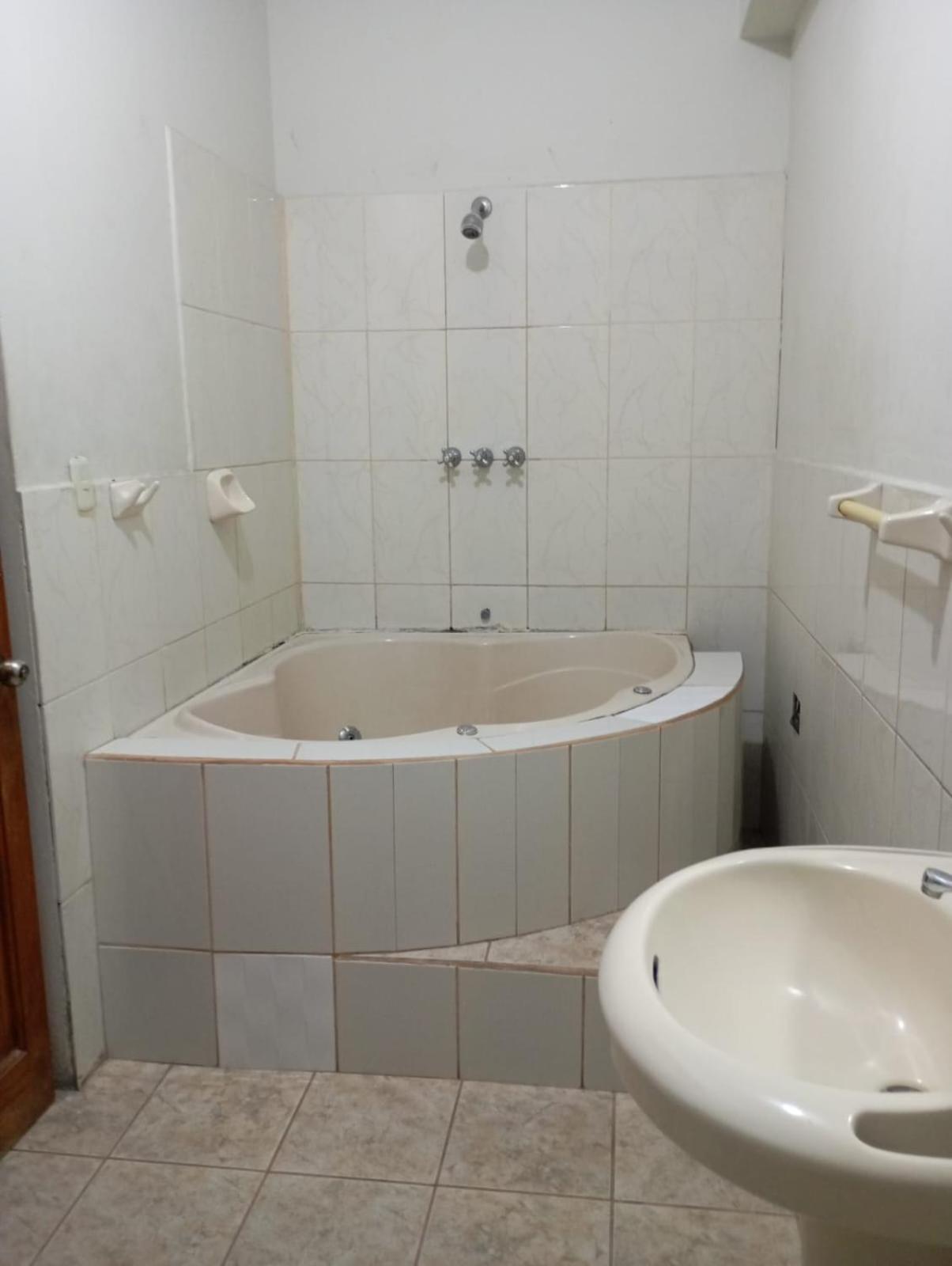 Hostal El Puerto Yurimaguas Zewnętrze zdjęcie